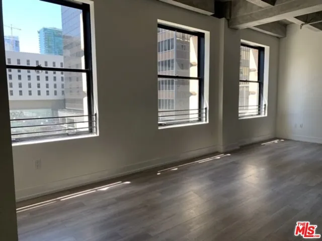 727 W 7th Street 614, Los Angeles, California 90017