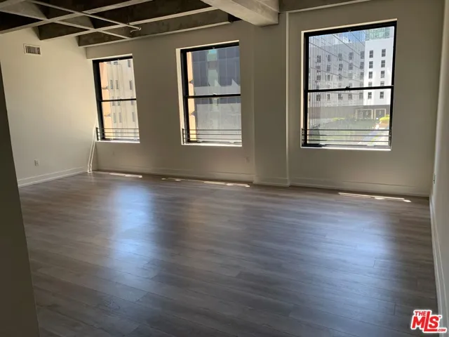 727 W 7th Street 614, Los Angeles, California 90017