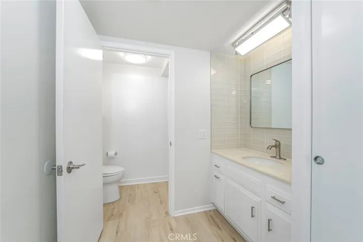 Master bath and walk in shower.