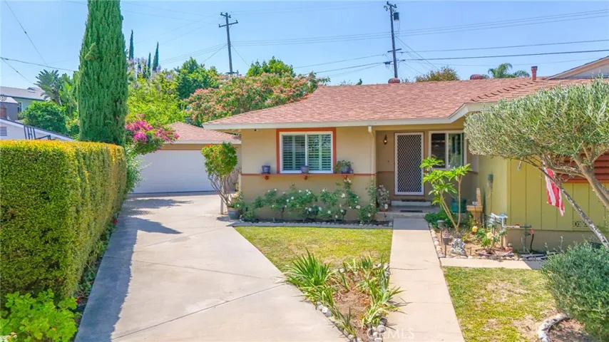 Front Driveway to Rear