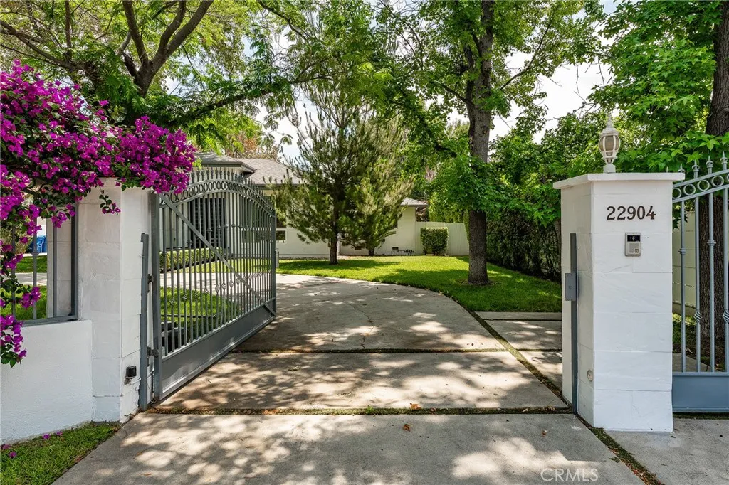 22904 Calvert Street, Woodland Hills, California 91367 — photo 5