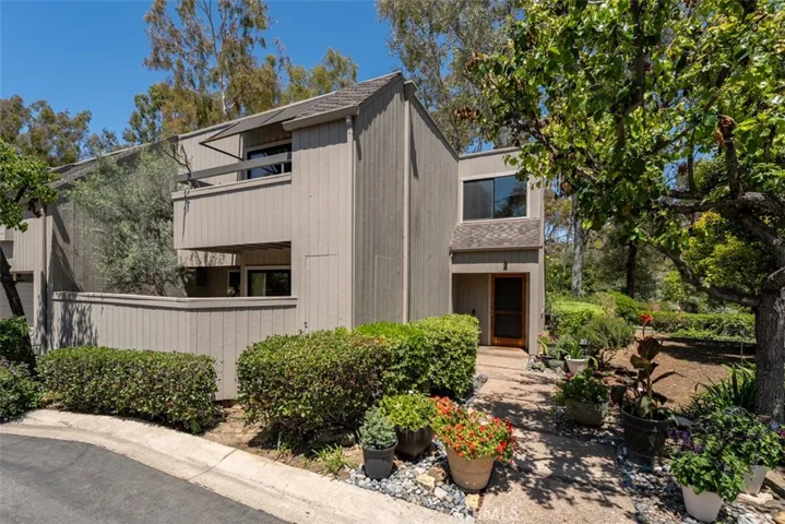 2 Rocky Glen, Irvine, California 92603