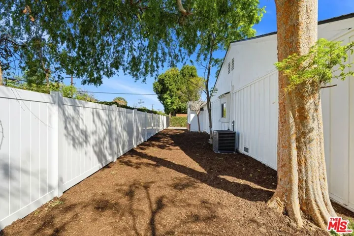 12455 Milbank Street, Studio City, California 91604