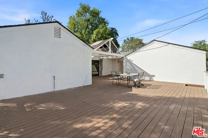 12455 Milbank Street, Studio City, California 91604