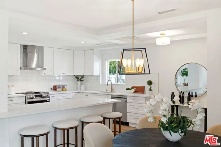 12455 Milbank Street, Studio City, California 91604