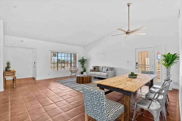 08-4374 Linda Lee Dr-10