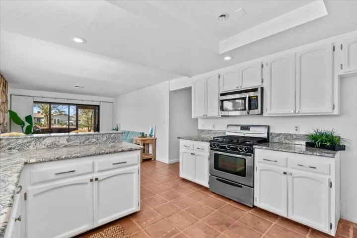 13-4374 Linda Lee Dr-22