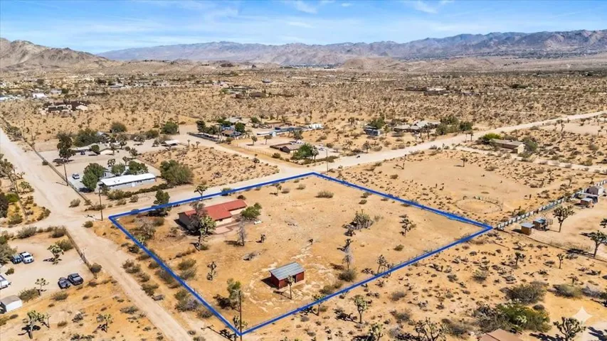 02-Aerial -9 (ADV RT add property lines)