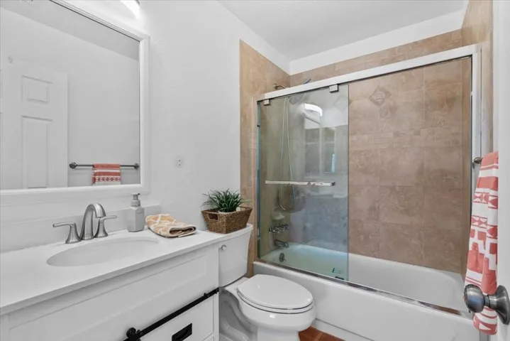 21-4374 Linda Lee Dr-13