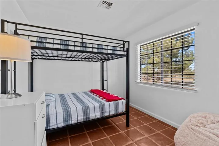 19-4374 Linda Lee Dr-14