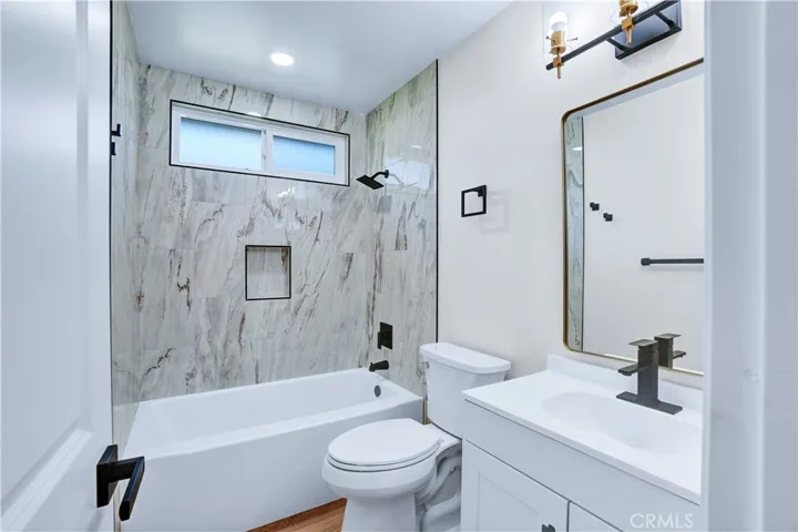 2nd Bathroom