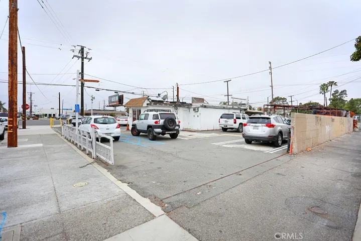 8041 Bolsa, Westminster, California 92683