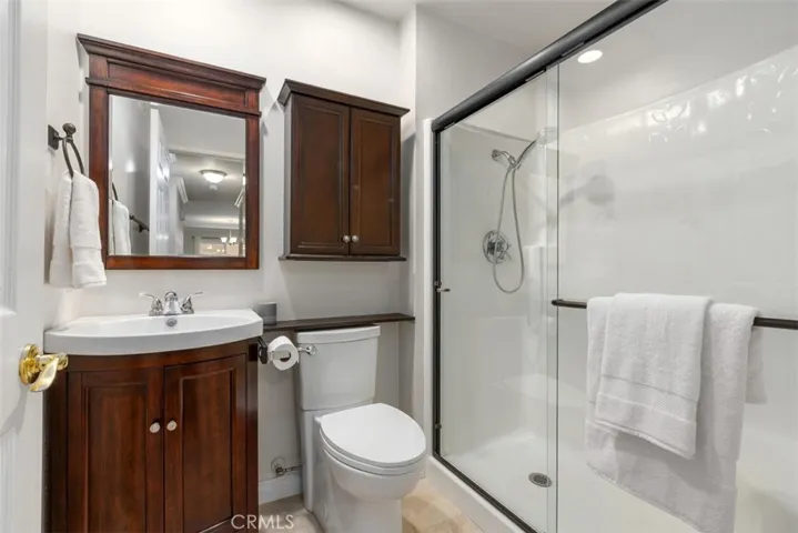 2nd bathroom