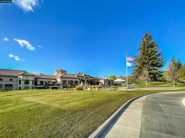 Roundhill Country Club