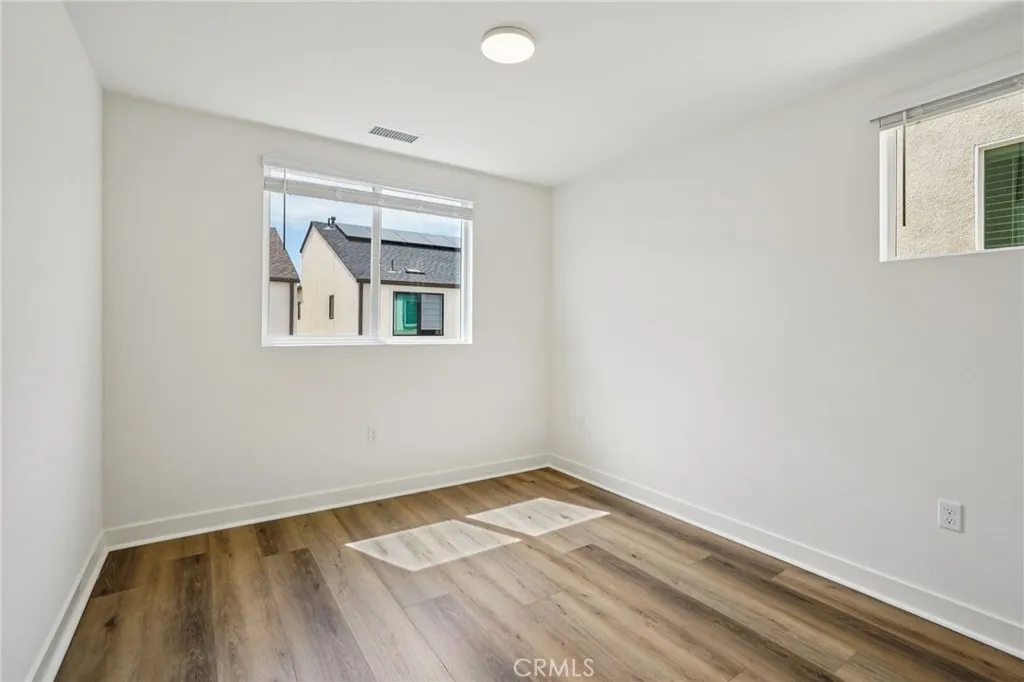 Secondary bedroom