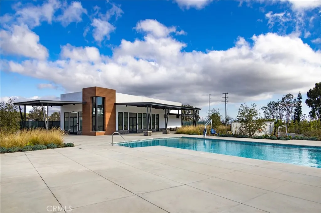 Common area pool