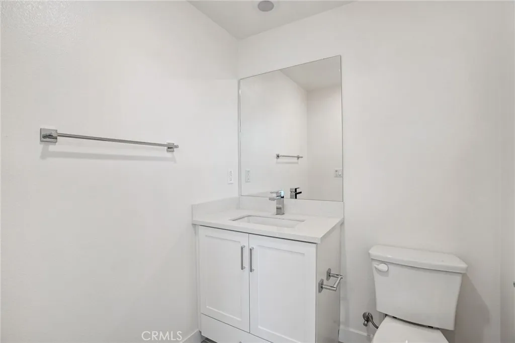 Junior primary suite bath