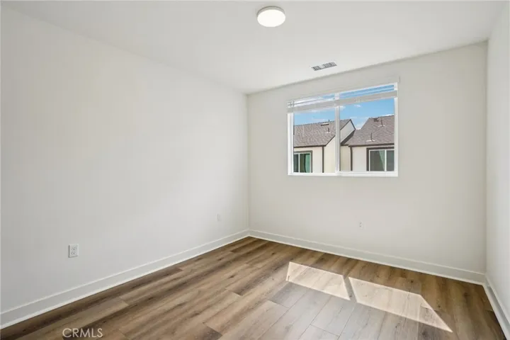 Secondary bedroom