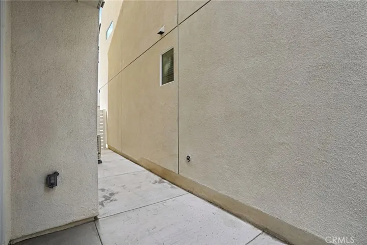 Additional side space outside of first-floor bedroom