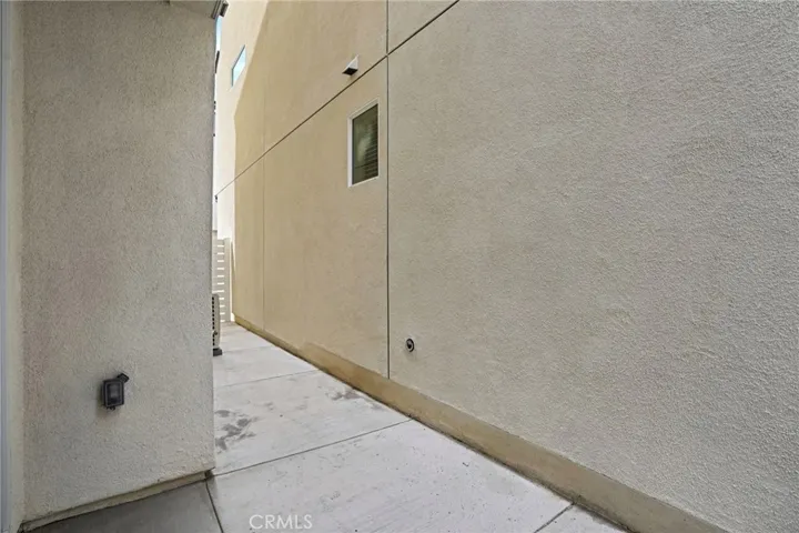 Additional side space outside of first-floor bedroom