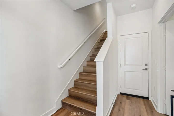 Entry with upgraded LVP