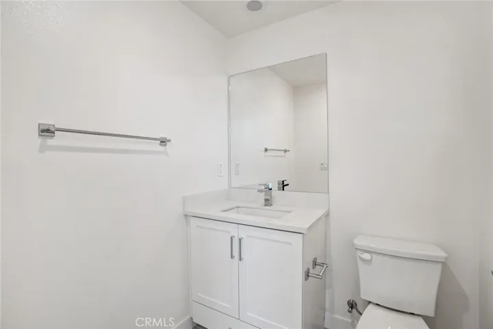 Junior primary suite bath