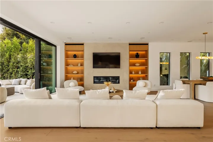 4133 Ventura Canyon Avenue, Sherman Oaks, California 91423