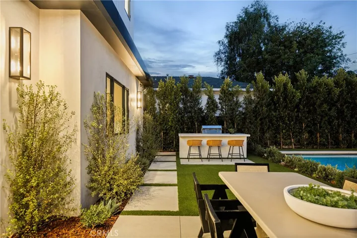 4133 Ventura Canyon Avenue, Sherman Oaks, California 91423