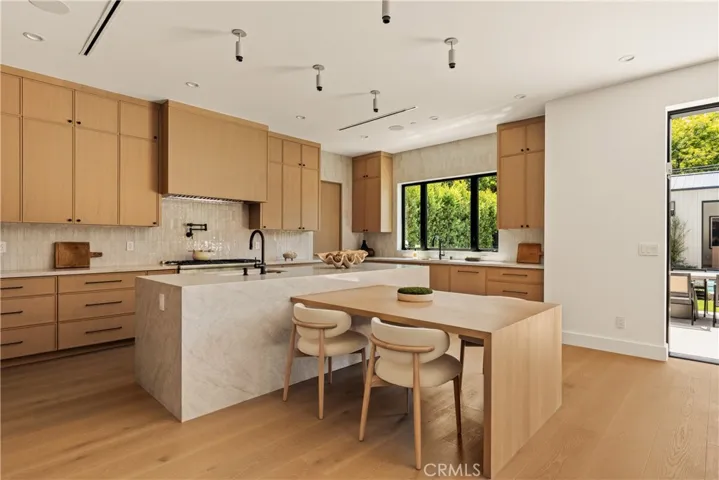 4133 Ventura Canyon Avenue, Sherman Oaks, California 91423