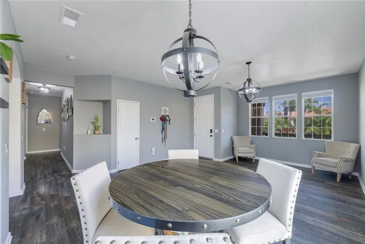 293 Captains Court, San Jacinto, California 92583