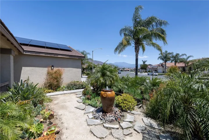 293 Captains Court, San Jacinto, California 92583