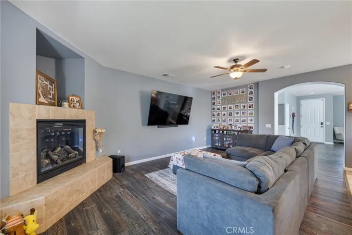 293 Captains Court, San Jacinto, California 92583