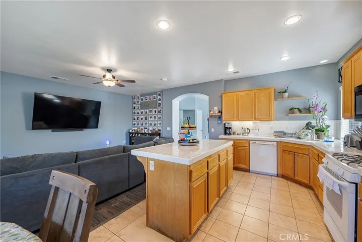 293 Captains Court, San Jacinto, California 92583