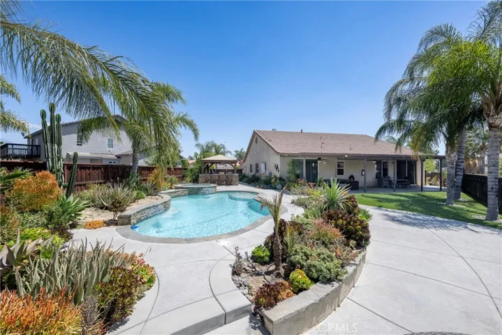 293 Captains Court, San Jacinto, California 92583