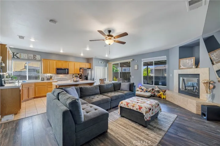 293 Captains Court, San Jacinto, California 92583