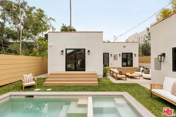 6500 W 5th Street, Los Angeles, California 90048