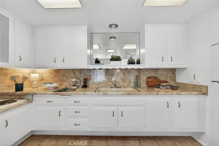 13581 Medinac Lane M5 71e, Seal Beach, California 90740