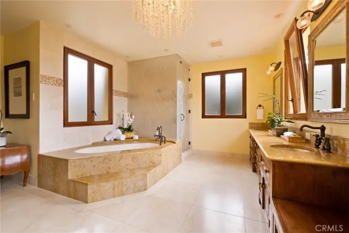 Primary Suite Bathroom