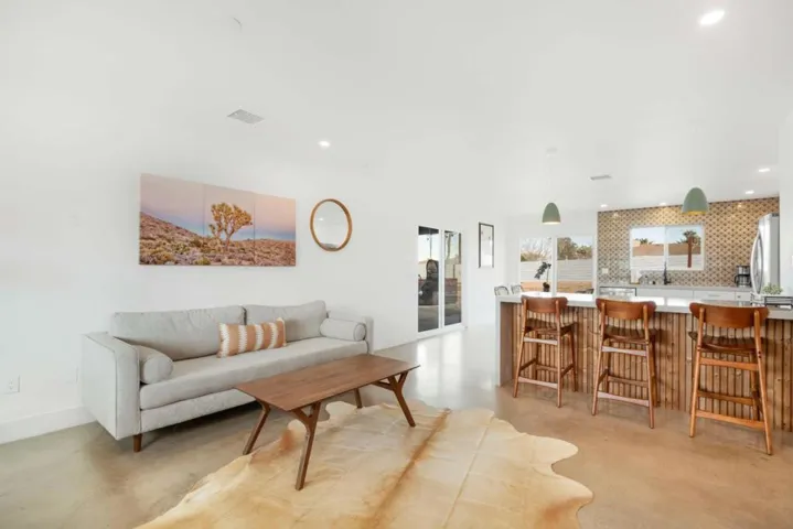 7137 Hanford Avenue, Yucca Valley, California 92284