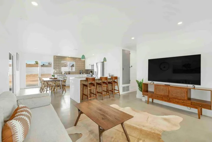 7137 Hanford Avenue, Yucca Valley, California 92284