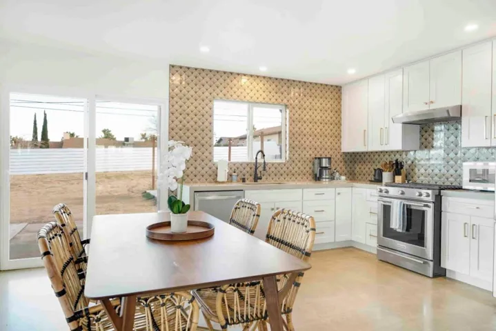 7137 Hanford Avenue, Yucca Valley, California 92284