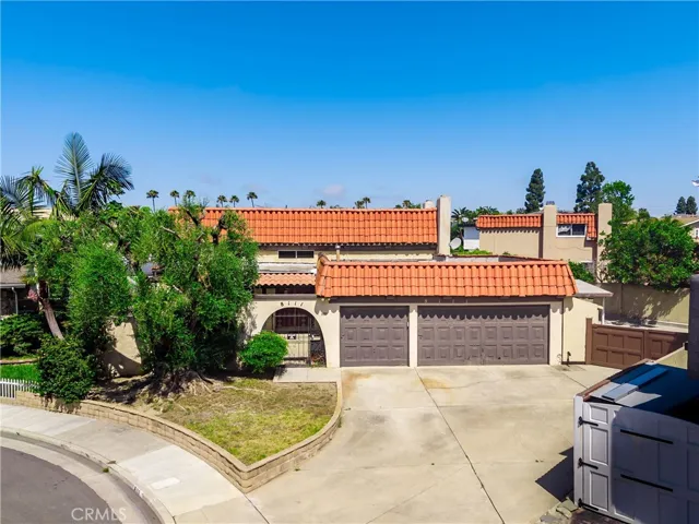 8111 Dartmoor Dr, Huntington Beach, California 92646