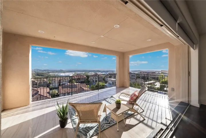 1132 Summit Oak, Lake Forest, California 92679