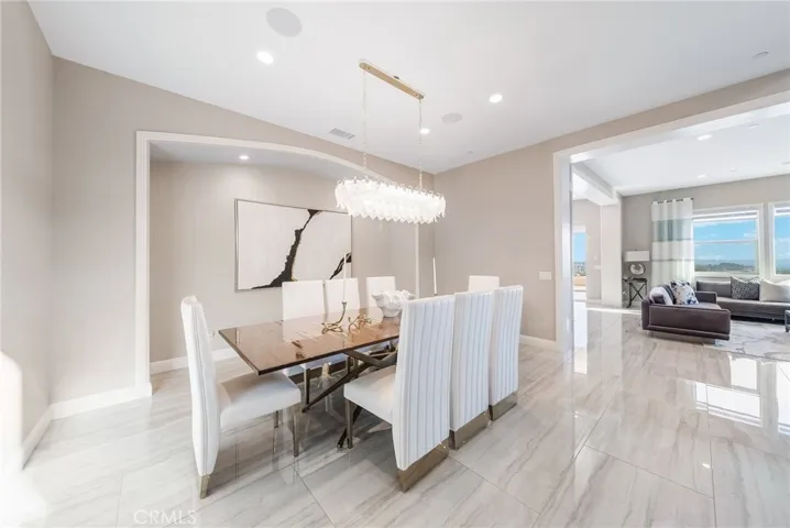 1132 Summit Oak, Lake Forest, California 92679