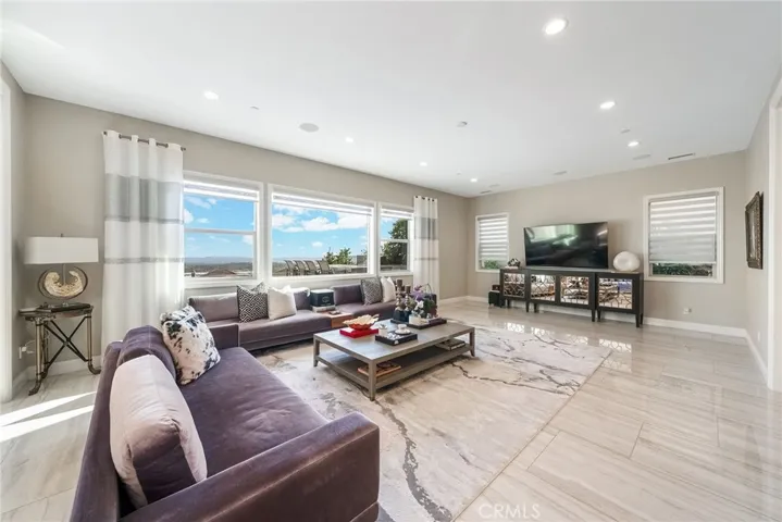 1132 Summit Oak, Lake Forest, California 92679