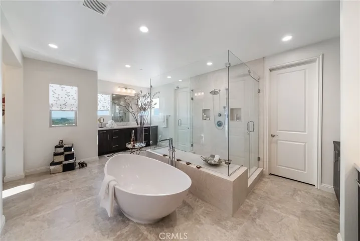 1132 Summit Oak, Lake Forest, California 92679