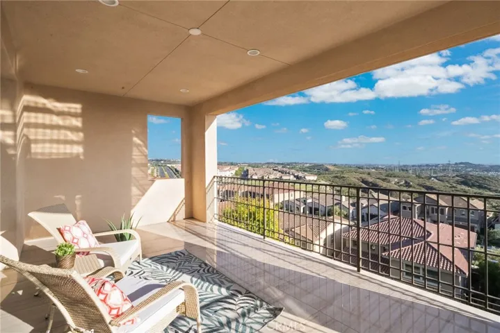 1132 Summit Oak, Lake Forest, California 92679