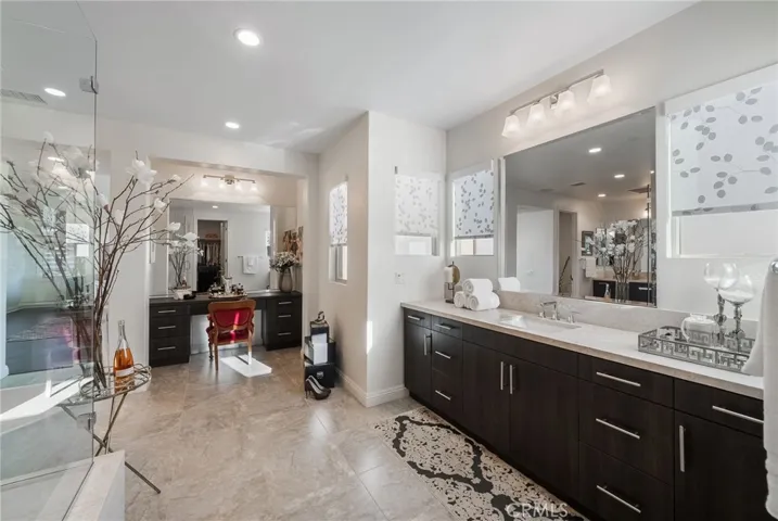 1132 Summit Oak, Lake Forest, California 92679