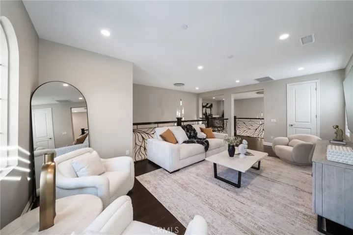 1132 Summit Oak, Lake Forest, California 92679