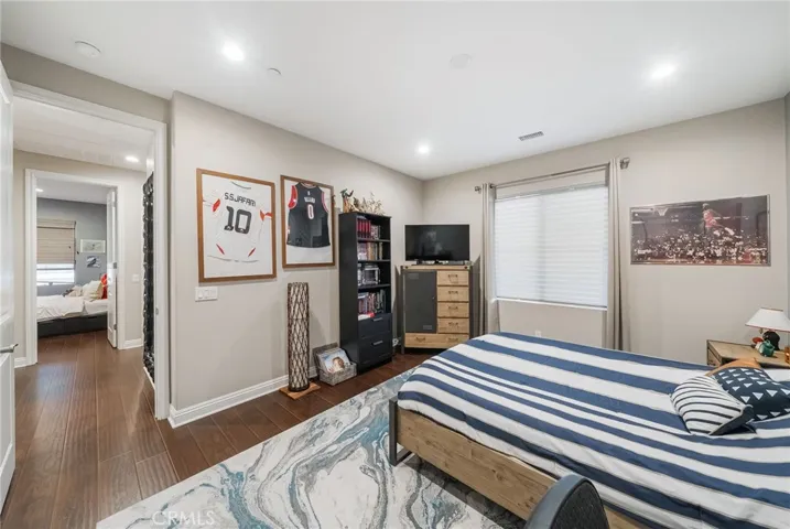 1132 Summit Oak, Lake Forest, California 92679